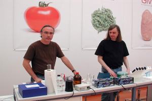 2004 Free Range Grains de Steve Kurtz laboratorio